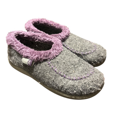 Rubber-Soled Cottage Slippers, 13C // Kamik