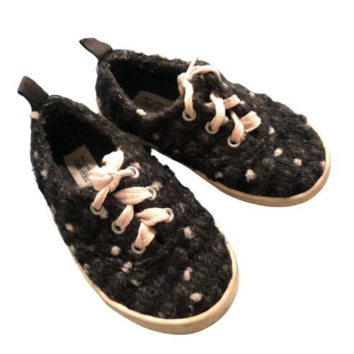 Textured Sneakers, 22 (6C) // Zara